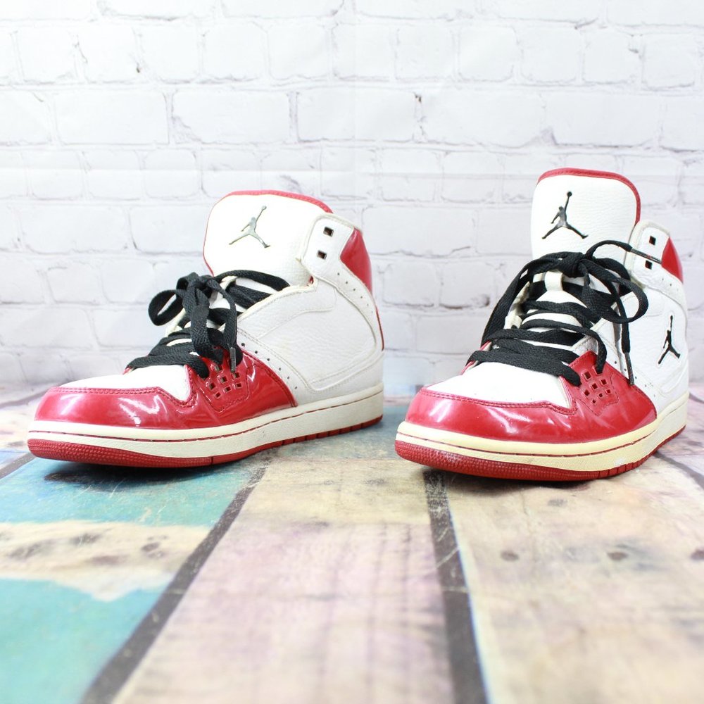 NIKE Air Jordan 1 Flight Mid Basketball Shoe 10 - Picture 2 of 9